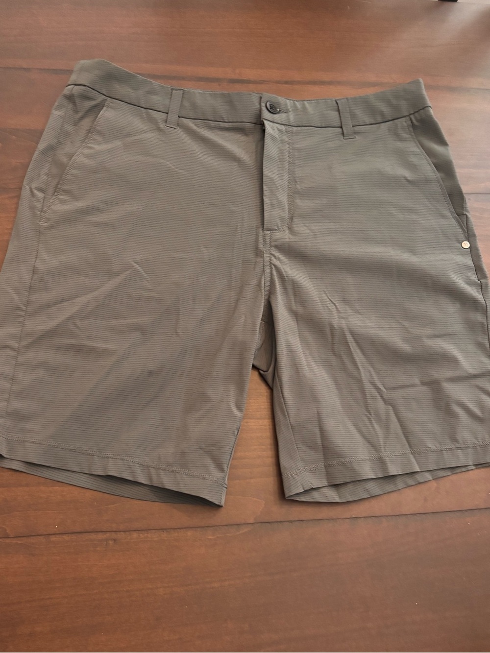 Men’s Vuori Gray Hybrid Performance Shorts